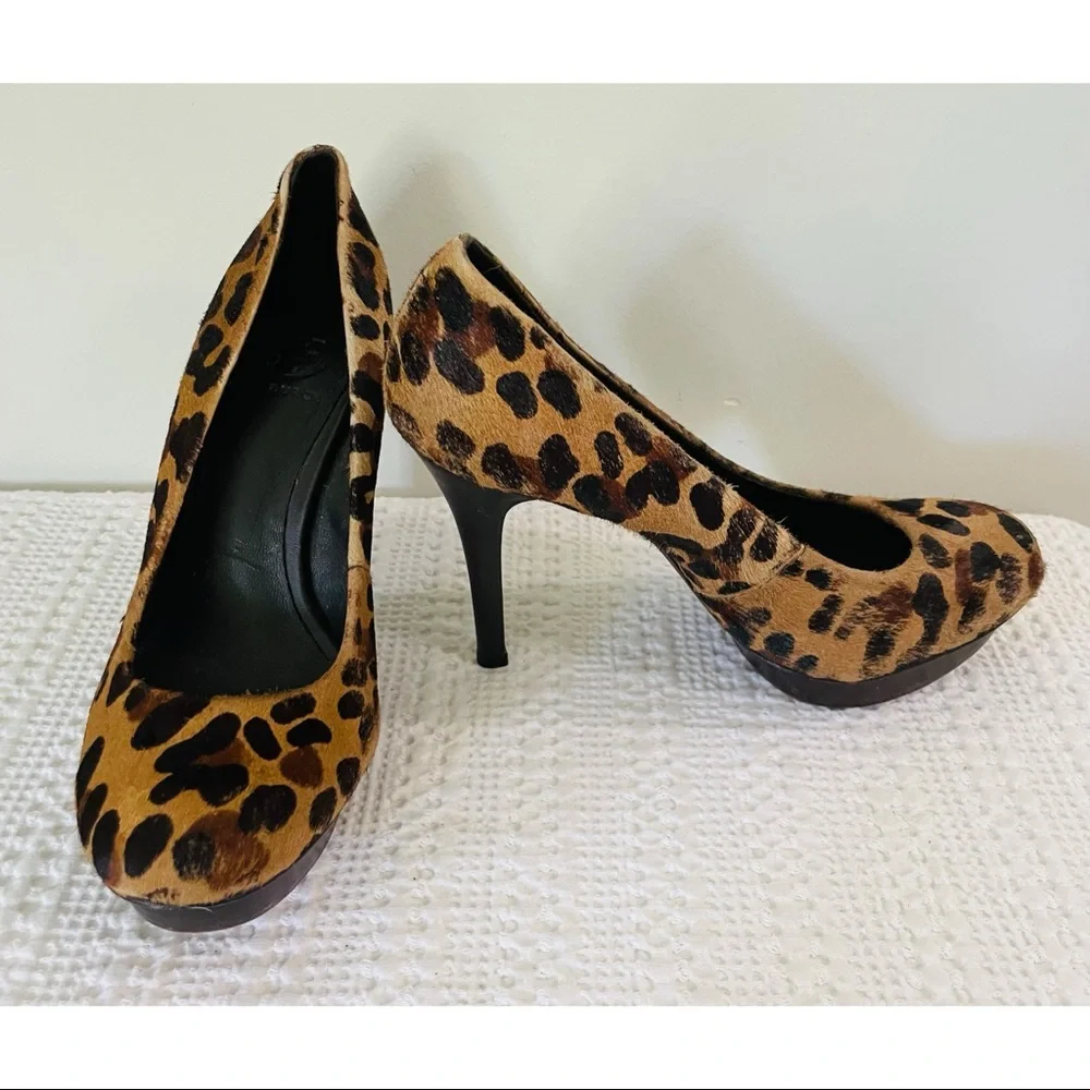 TORY BURCH Leopard Calf Hair Pumps Heels Size 7.5